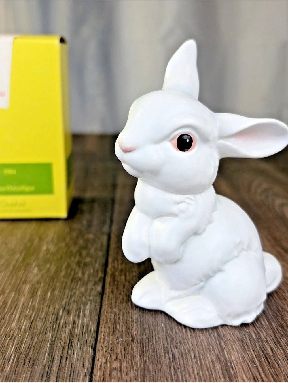 Vintage 1984 Goebel W Germany White Bunny Pink Eyes Rabbit Easter Figurine